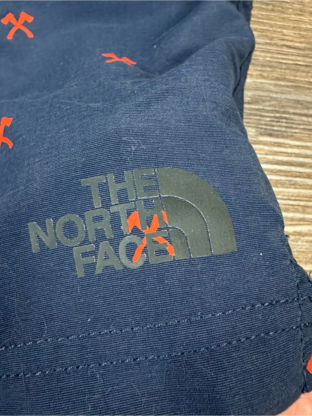 The North Face Class V Shorts Mens Large Navy Blue Pickaxe Print Nylon 7
